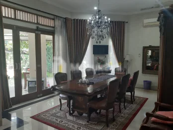 Dijual Rumah Luas di Taman Jati Indah, Depok
