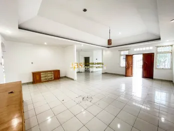 Dijual Rumah Siap Huni di Komplek Citra Wisata Jalan Karya Wisata