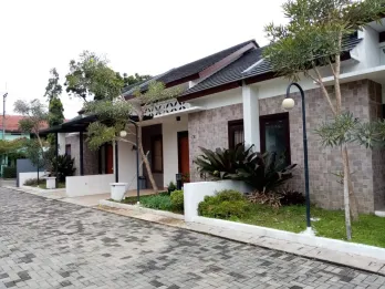 Dijual rumah yang cantik, terletak di kawasan Bandung Barat.