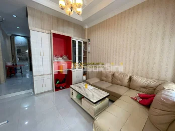 Dijual Townhouse Hook di Komplek Cemara Asri Jalan Katalia Terrace 2