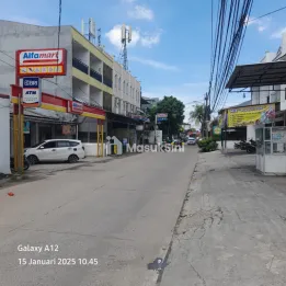 Disewa ruko dengan area bebas banjir di jalan Dahlia Indah Raya
