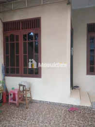 Disewakan Rumah 2 Lt, Bagus, Semi Furnish, Bebas Banjir, BCS