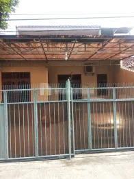 Disewakan Rumah 2 Lt, Bagus, Semi Furnish, Bebas Banjir, BCS