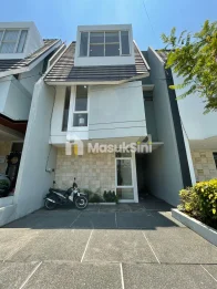 HUNIAN DESAIN MODERN DI JANTUNG KOTA MALANG -