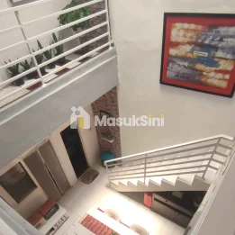 Hunian second terawat lokasi strategis di rawamangun jakarta