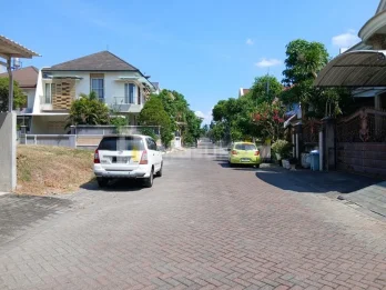 Jual Rumah Baru Mewah di CitraLand, Surabaya.