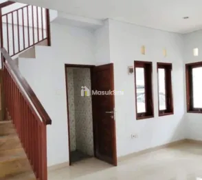 Jual Rumah Hadap Utara 2 Lantai 3 Kamar A Yani Denpasar Utara