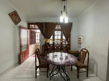 Jual Rumah Hook 2,5 Tingkat di Komplek Sehati