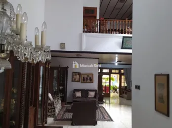 Jual Rumah Lama Mewah di Jalan Gayungsari Barat Surabaya