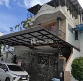 Jual Rumah Luas 2 Lantai di Perum Gaharu Townhouse Kota Medan