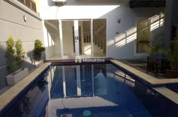 Jual Villa 2 Lantai 2 Kamar Senggigi Lombok Barat Nusa Tenggara Barat