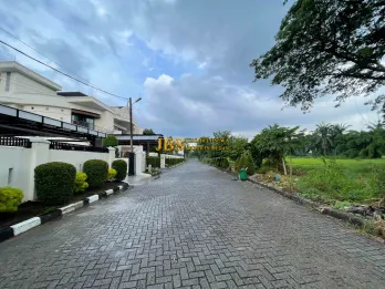 Kavling Dijual di Komplek Graha Helvetia (Golf View) - Medan