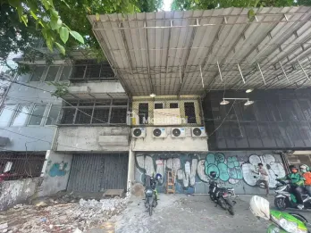 Ruko Kosong Strategis di Jalan Raya Jembatan Tiga Jakarta Utara
