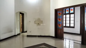 Rumah 1 Lantai Lokasi Premium Jalan Riau, Bagus Buat Cafe/ Resto/ Kantor