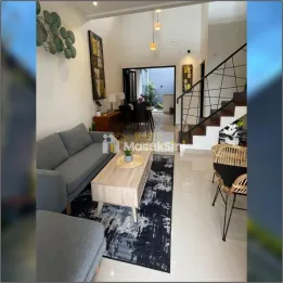 RUMAH 2 LANTAI 900 JUTAAN STRATEGIS DI NGAGLIK