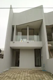 Rumah 2 Lantai Baru Minimalis Dian Istana