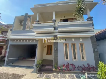 RUMAH 2 LANTAI DI MAGUWOHARJO, DALAM MINI CLUSTER
