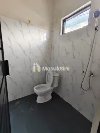 RUMAH 2 LANTAI LOKASI PERUMAHAN SUKUN DEKAT UNIKAMA MALANG