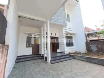 Rumah 2 Lantai Villa Bukit Tidar