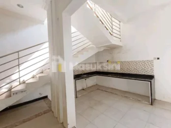 Rumah 2 Lantai Villa Bukit Tidar