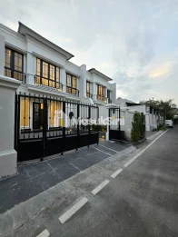 Rumah American Classic di Cempaka Putih Jakpus