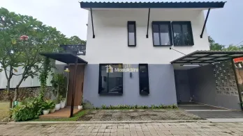 RUMAH CANTIK DEKAT PINTU TOL BRIGIF