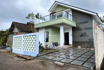 RUMAH DENGAN VIEW CANTIK 15 MENIT DARI GAMPLONG STUDIO