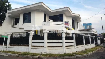 Rumah Dharmahusada Indah Dekat Galaxy Mall Siap