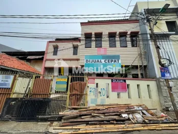 Rumah Kosong 2 Lantai di Kawasan Sunter Agung Jakarta Utara