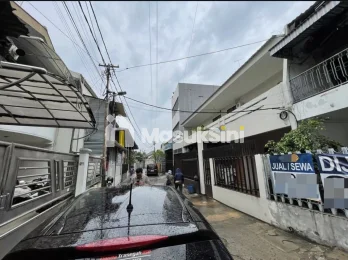 Rumah Lama Kosong Siap Pakai di Jalan Arwana Penjaringan