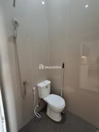 RUMAH MEWAH 2 LANTAI LOKASI DEKAT KAMPUS