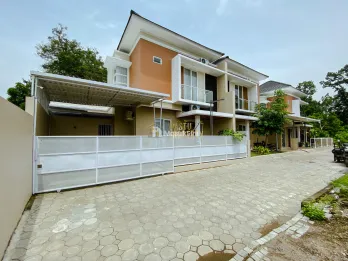 RUMAH MEWAH DALAM CLUSTER DEKAT RSUD PRAMBANAN