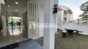 RUMAH MEWAH FULL FURNITURE DENGAN KOLAM RENANG