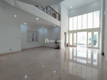 Rumah mewah siap huni di otista