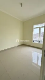 RUMAH MODERN 2 LANTAI DEKAT PLAZA ARAYA - HARGA 800 JUTA