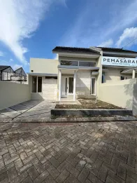 RUMAH MODERN DEKAT KAMPUS UNIVERSITAS BINUS -