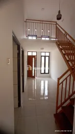 RUMAH MODERN LANTAI 2 LOKASI LAWANG - HARGA 345 JUTA