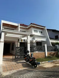 RUMAH MODERN SECOND LOKASI ARAYA - HARGA 1,9M NEGO