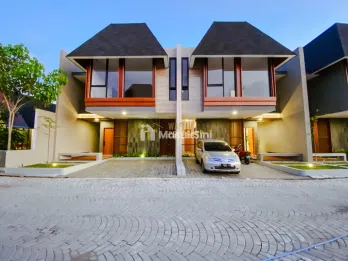 RUMAH PREMIUM DALAM RING ROAD DI MAGUWOHARJO, SLEMAN