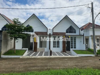 RUMAH SIAP HUNI DALAM PERUMAHAN DI CIBINONG