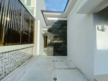 RUMAH SIAP HUNI, DESAIN MODERN, DEKAT DARI JOGJA BAY