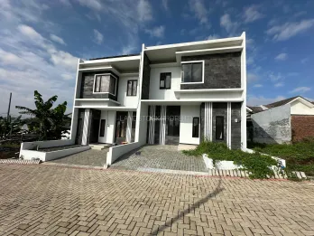 RUMAH VILLA 2 LANTAI LOKASI LAWANG MALANG