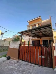 RUMAH VILLA 800 JUTAAN SIAP HUNI LOKASI DEKAT BNS