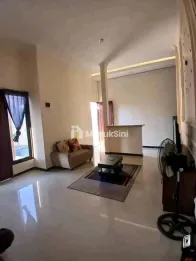 RUMAH VILLA 800 JUTAAN SIAP HUNI LOKASI DEKAT BNS