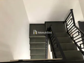 RUMAH VILLA LOKASI KETINDAN LAWANG MALANG