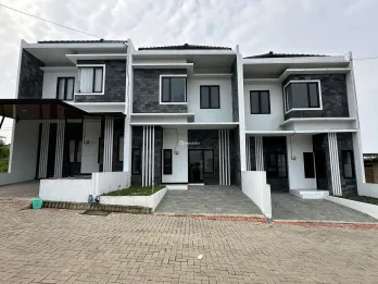 RUMAH VILLA MINIMALIS DEKAT PINTU TOL LAWANG - HARGA 439 JUTA