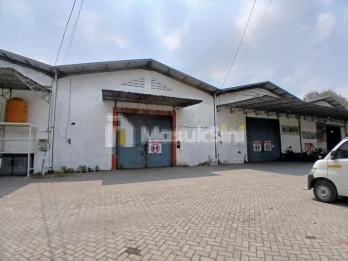 Sewa 2 Unit Gudang Jadi 1 Gudang Super Strategis di Raya Taman, Sidoarjo