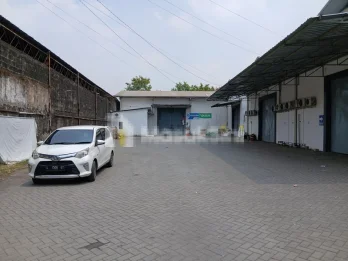 Sewa 2 Unit Gudang Jadi 1 Gudang Super Strategis di Raya Taman, Sidoarjo