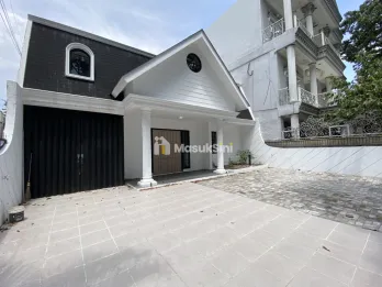 SEWA RUMAH BUAH BATU BAGUS UNTUK KANTOR/ USAHA, LOKASI STRATEGIS