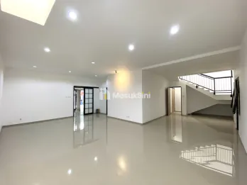 SEWA RUMAH BUAH BATU BAGUS UNTUK KANTOR/ USAHA, LOKASI STRATEGIS